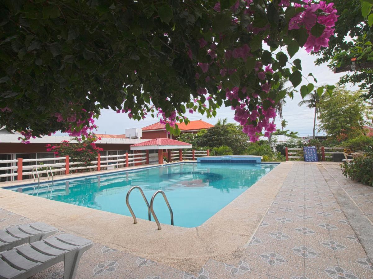 Oyo 853 Malapascua Beach And Dive Resort Exterior photo