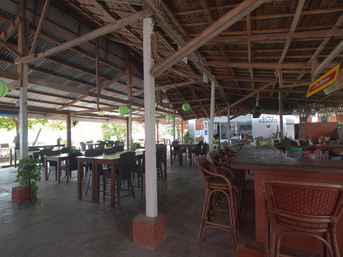 Oyo 853 Malapascua Beach And Dive Resort Exterior photo